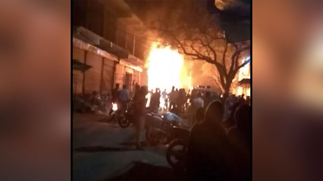 करैरा की लगभग 20 दुकानों में लगी आग, करोड़ों का हुआ नुकसान