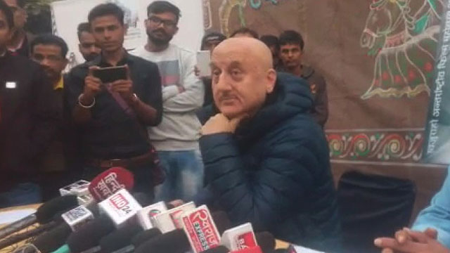 4 people Corona positive in Anupam Kher's family