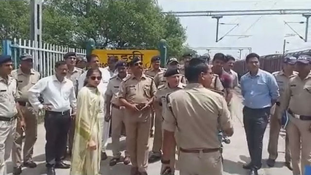 Bomb threat to railway station