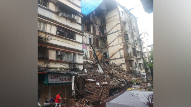 Mumbai building collapesed