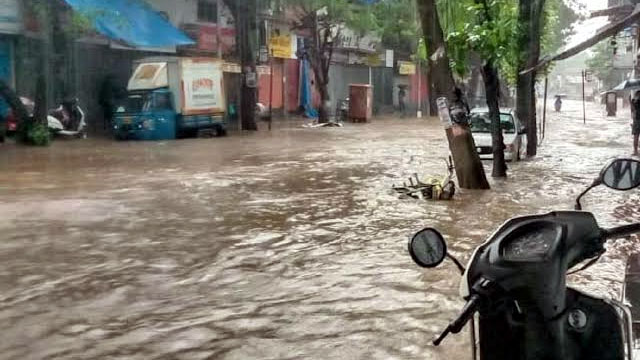 Trains canceled mumbai rain