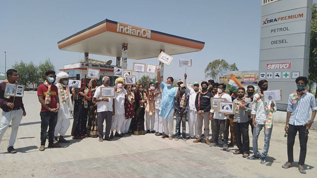 पाली के मारवड़ में महंगाई को लेकर केन्द्र सरकार का विरोध