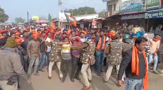 छिंदवाड़ा जिले में बीजेपी-कांग्रेस कार्यकर्ता हुए आमने-सामने