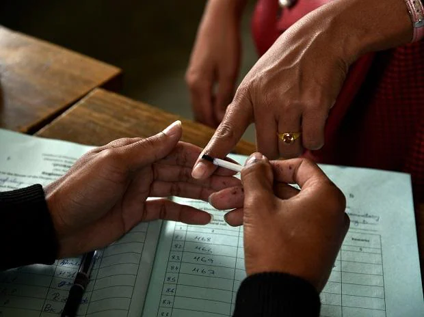 जम्मू कश्मीर में चुनाव आयोग का बड़ा ऐलान ! बाहरी लोग भी कर सकेंगे वोट